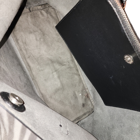 Bass Faux Leather Tote - Picture 5 of 5